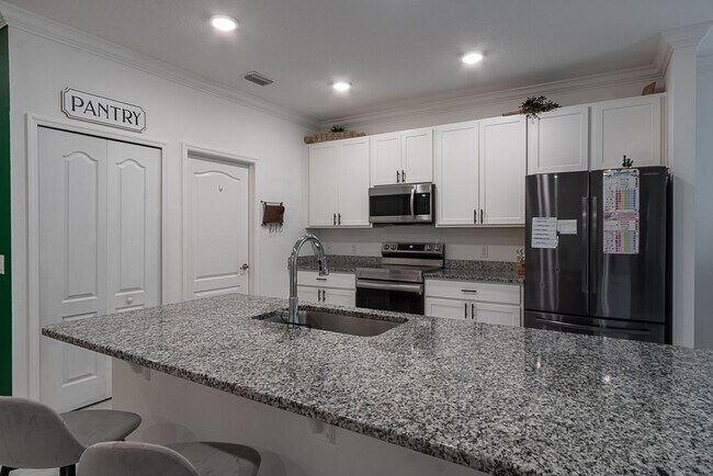 Building Photo - 15451 NW 121st Pl