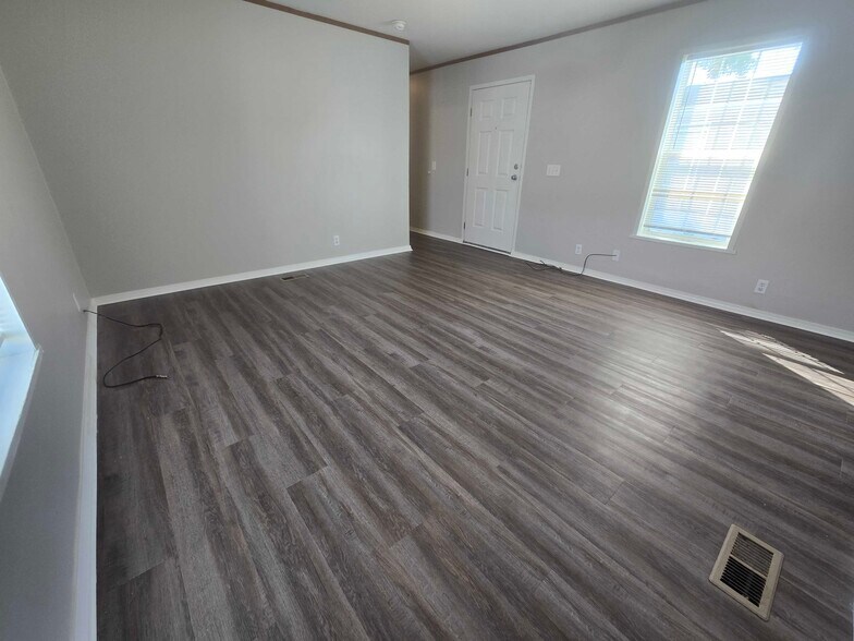 Building Photo - 3510 N 9th St