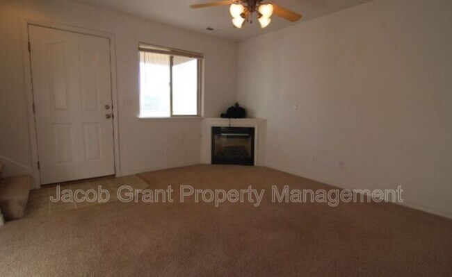 Building Photo - 1580 N Stevens Dr