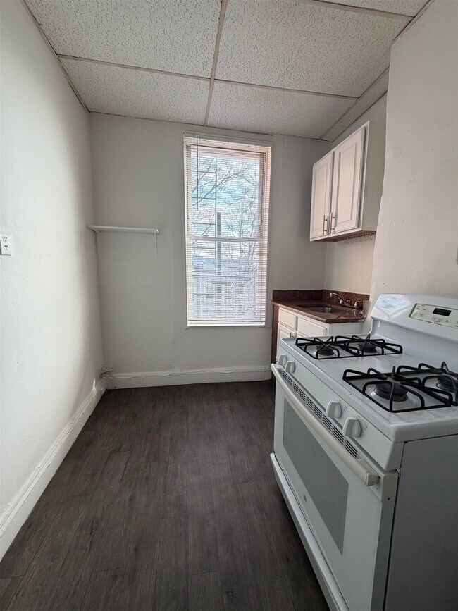 Building Photo - 434 Central Ave