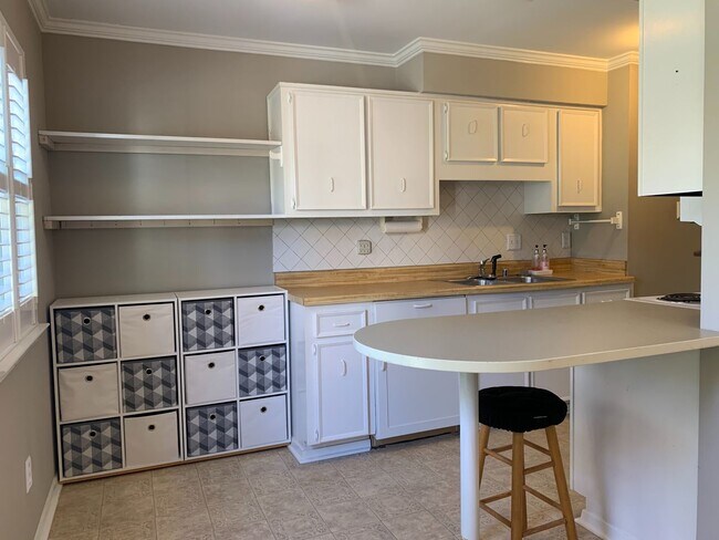 Building Photo - 3 Creekridge Cir