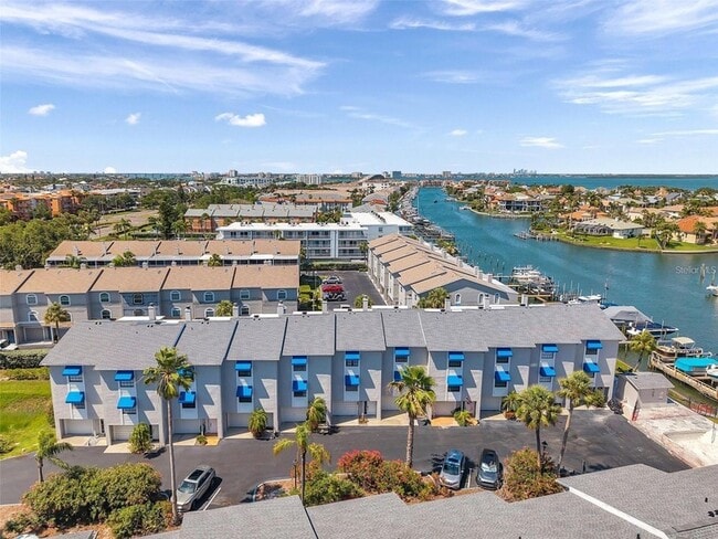 Building Photo - 745 Pinellas Bayway S