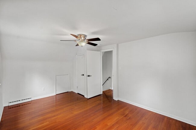 Building Photo - AVAILABLE AUGUST 1ST!! DON'T MISS THIS 3 B...
