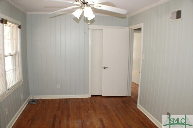 Building Photo - 5529 Varn Dr