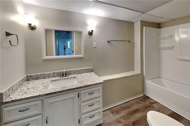 Building Photo - 3013 Alberta Dr
