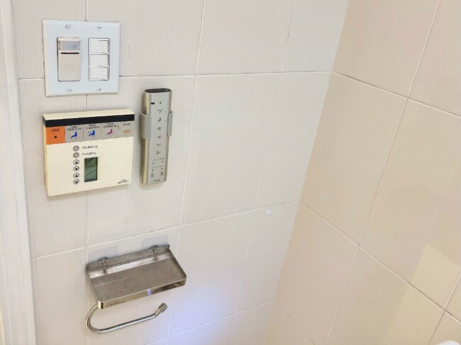 Building Photo - 800 Sea Spray Ln