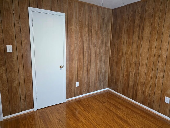 Building Photo - 2121 Redwood St