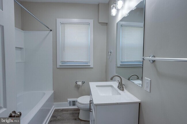 Building Photo - 1948 Lexington Ave