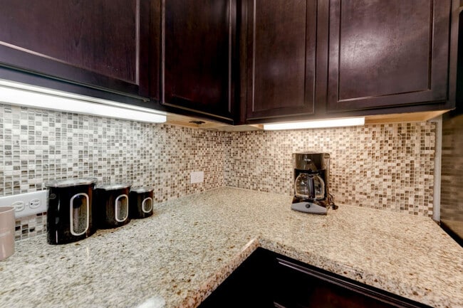 Building Photo - 12500 Ellen Ct