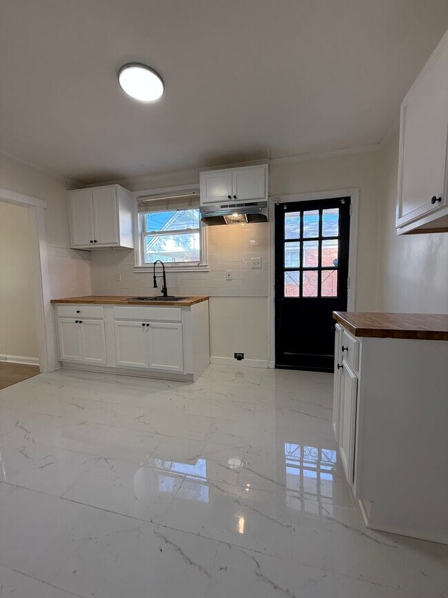 Building Photo - Recently remodeled 3-bedroom, 2-bath home located in East Montgomery.