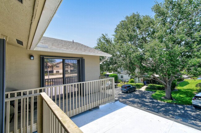 Building Photo - 7361 SE Jamestown Terrace