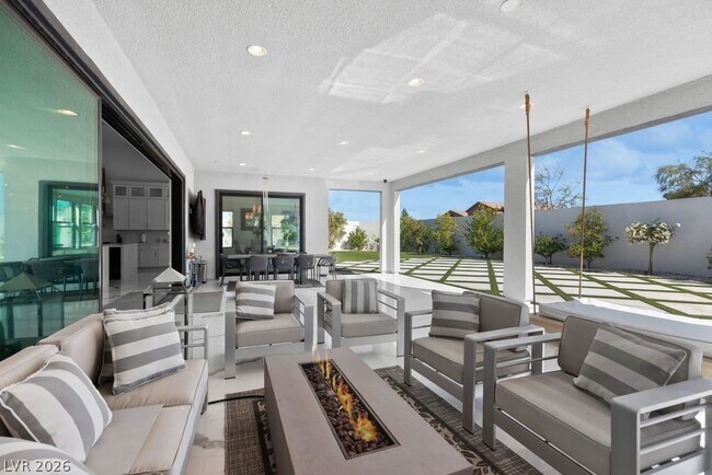 Building Photo - 4315 N Dapple Gray Rd