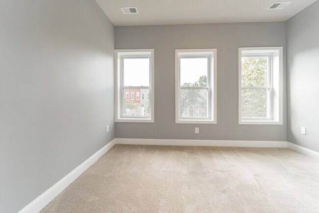 Building Photo - Wilkens Ave