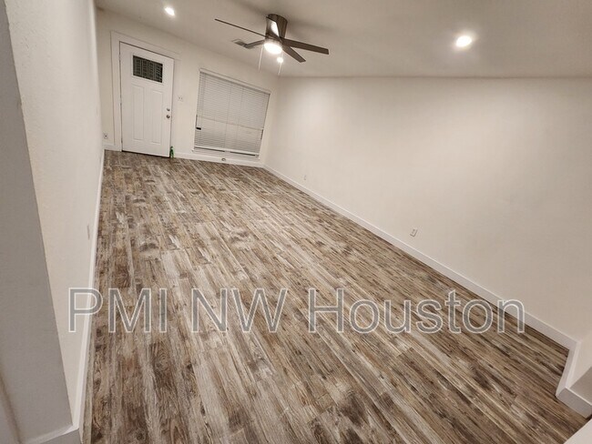 Building Photo - 2677 Gessner Rd