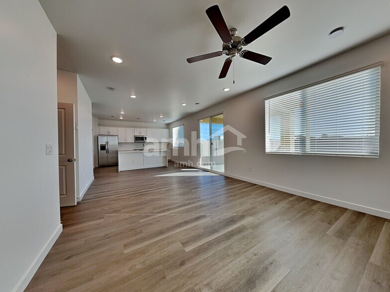 Building Photo - 4507 S 97th Dr