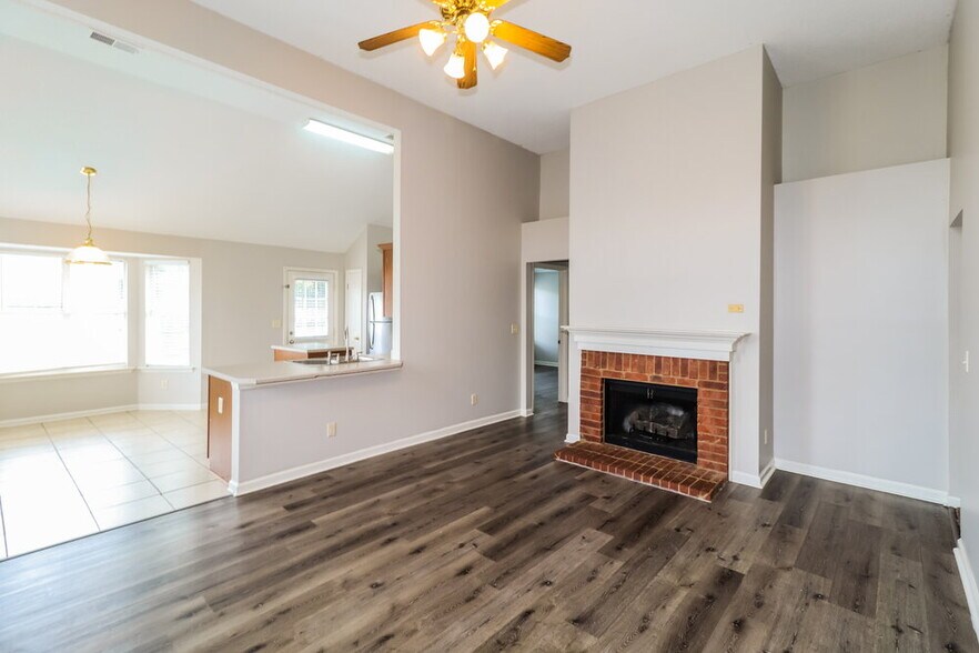 Building Photo - 9703 Java Cove