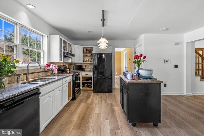 Building Photo - 938 Tamara Dr