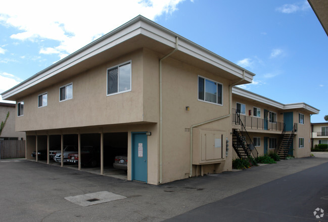 Building Photo - Aparicio Apartments