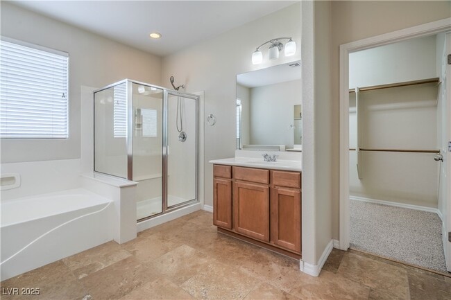 Building Photo - 2464 Sturrock Dr