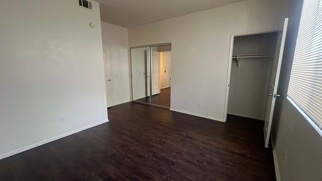 Building Photo - West Lancaster Condo in Pine Creek Village...