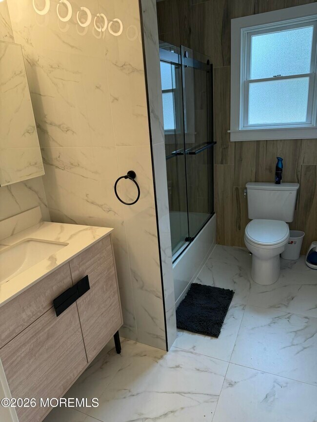 Building Photo - 2025 Lesser Pkwy