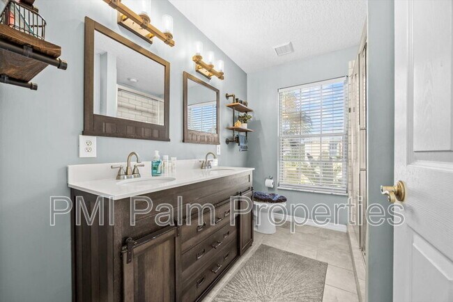 Building Photo - 272 Live Oak Ln