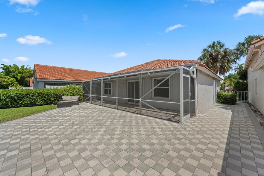Building Photo - 3800 Miramontes Cir