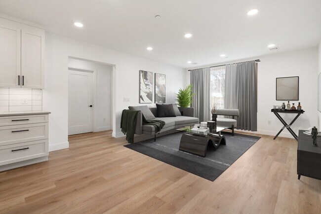 Building Photo - 3171 Washington St