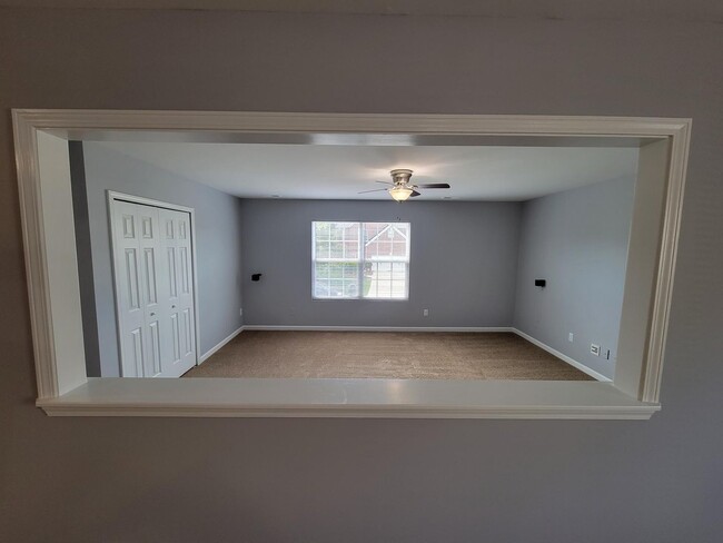 Building Photo - Stunning 4-Bedroom Home for Rent – Availab...