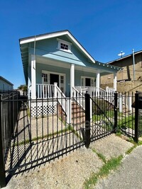 Building Photo - 1926 Burdette St