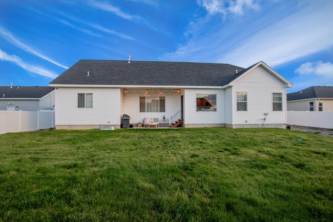 Building Photo - 3879 E Pepperwood Ln