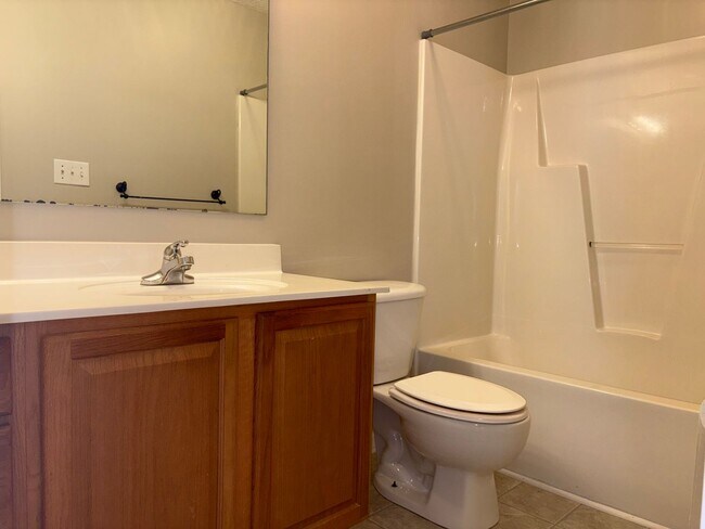 Building Photo - 3 Bedroom, 2 Bathroom House in Winston-Salem!