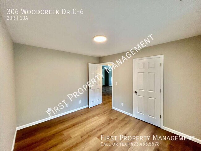 Building Photo - 306 6th St