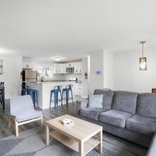 Building Photo - 5201 Banks Pl NE