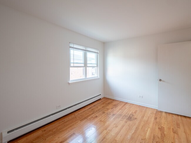 Building Photo - 9662 Golf Terrace