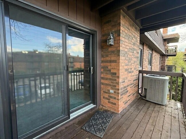 Building Photo - 2003 W 45th St