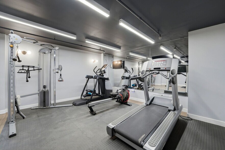 Building Photo - 417 S Dearborn St