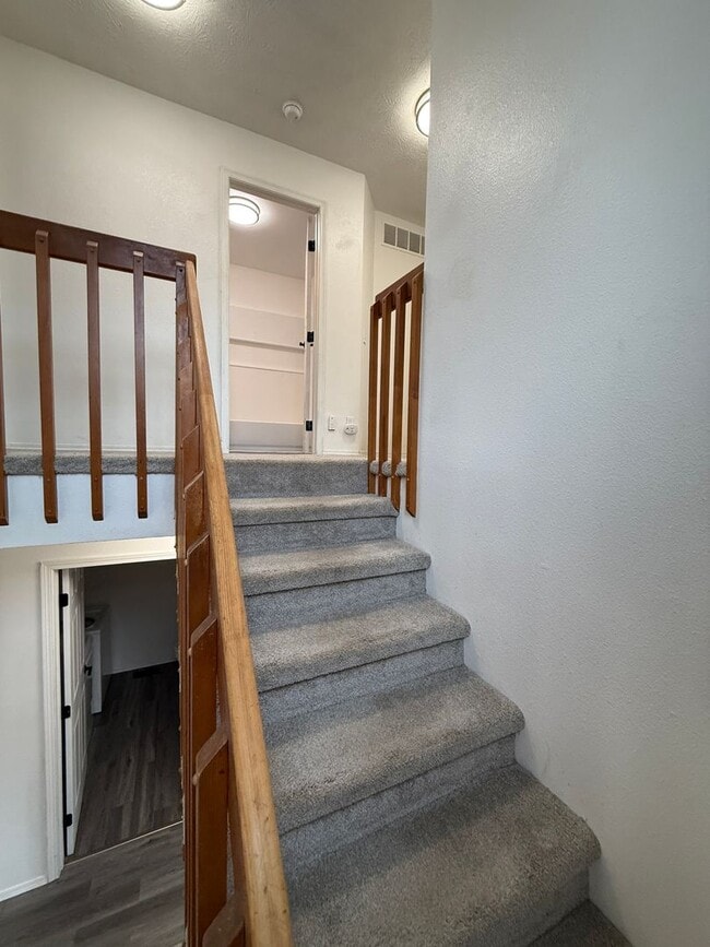 Building Photo - Pet-Friendly, Available Now!