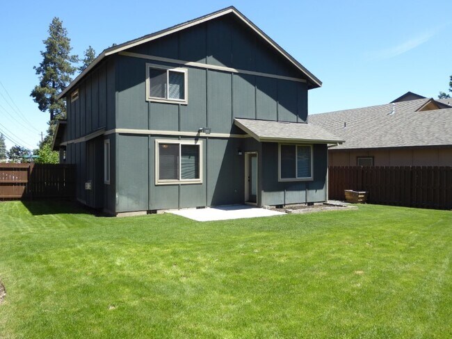 Building Photo - 20249 Knightsbridge Pl