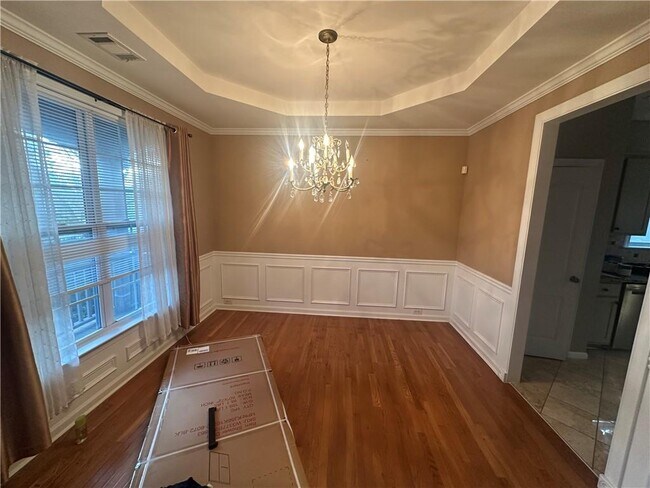 Building Photo - 61 Longwood Ct