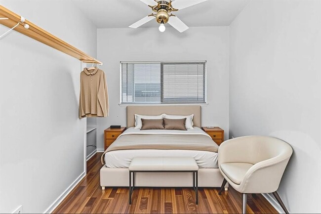 Building Photo - 806 W 24th St