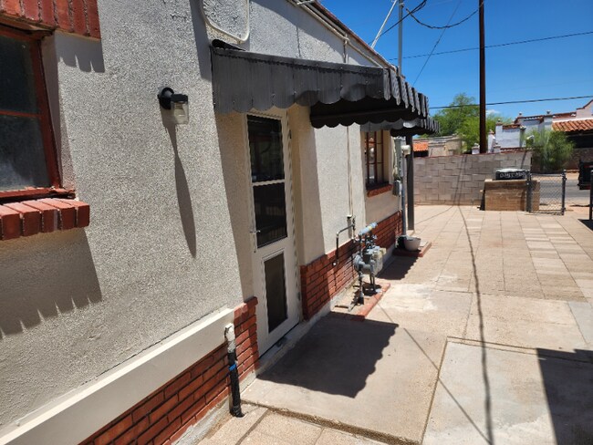 Building Photo - 1207 N Palo Verde Blvd