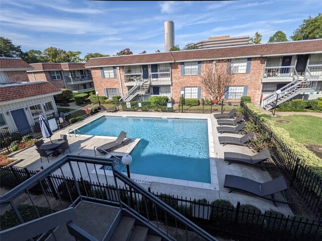 Building Photo - 2250 Bering Dr
