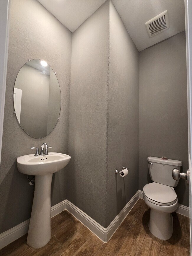 Building Photo - 15227 Deseo Dr