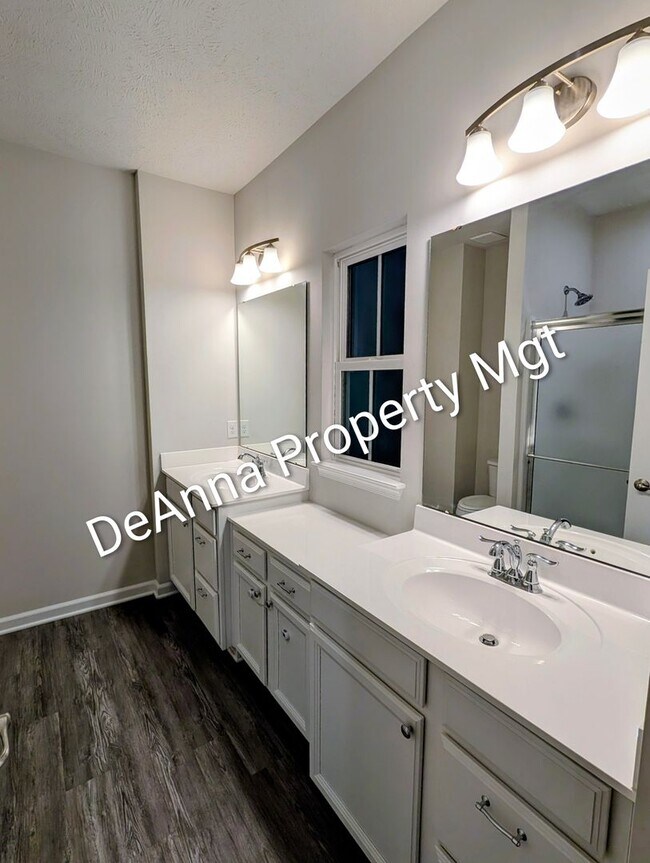 Building Photo - Luxury -3 bedroom Townhome. Avon, Oh.