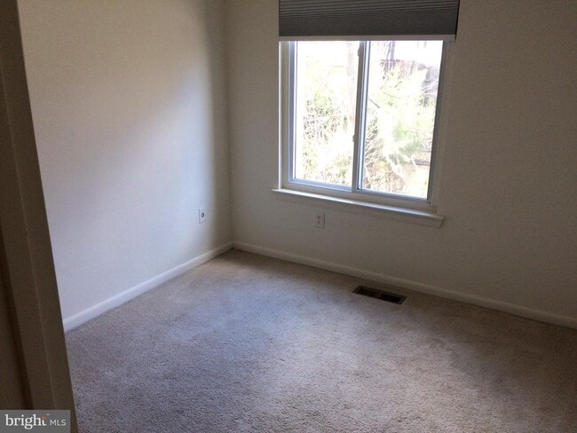 Building Photo - 10712 Muirfield Dr