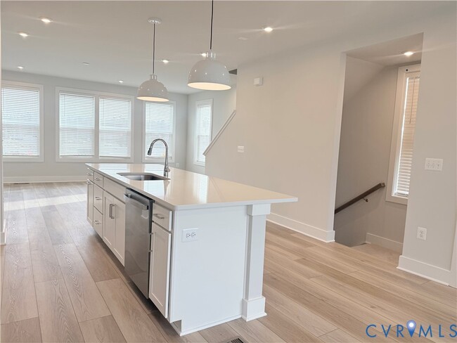 Building Photo - 9440 Alquist St