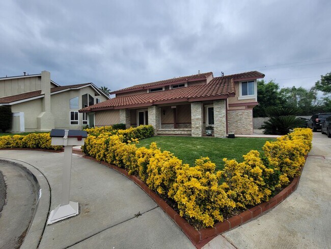 Building Photo - Beautiful 5 Bedroom La Habra Home