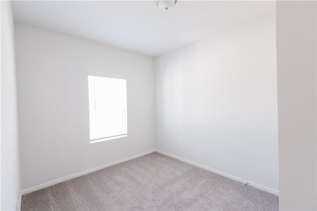 Building Photo - 245 Crystal Brook Dr