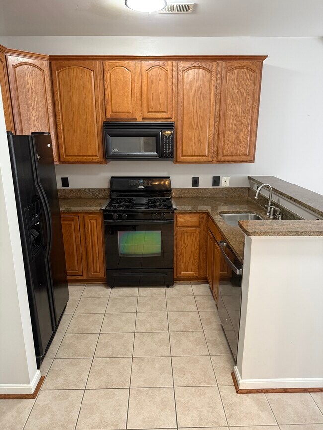 Building Photo - 15620 Everglade Ln